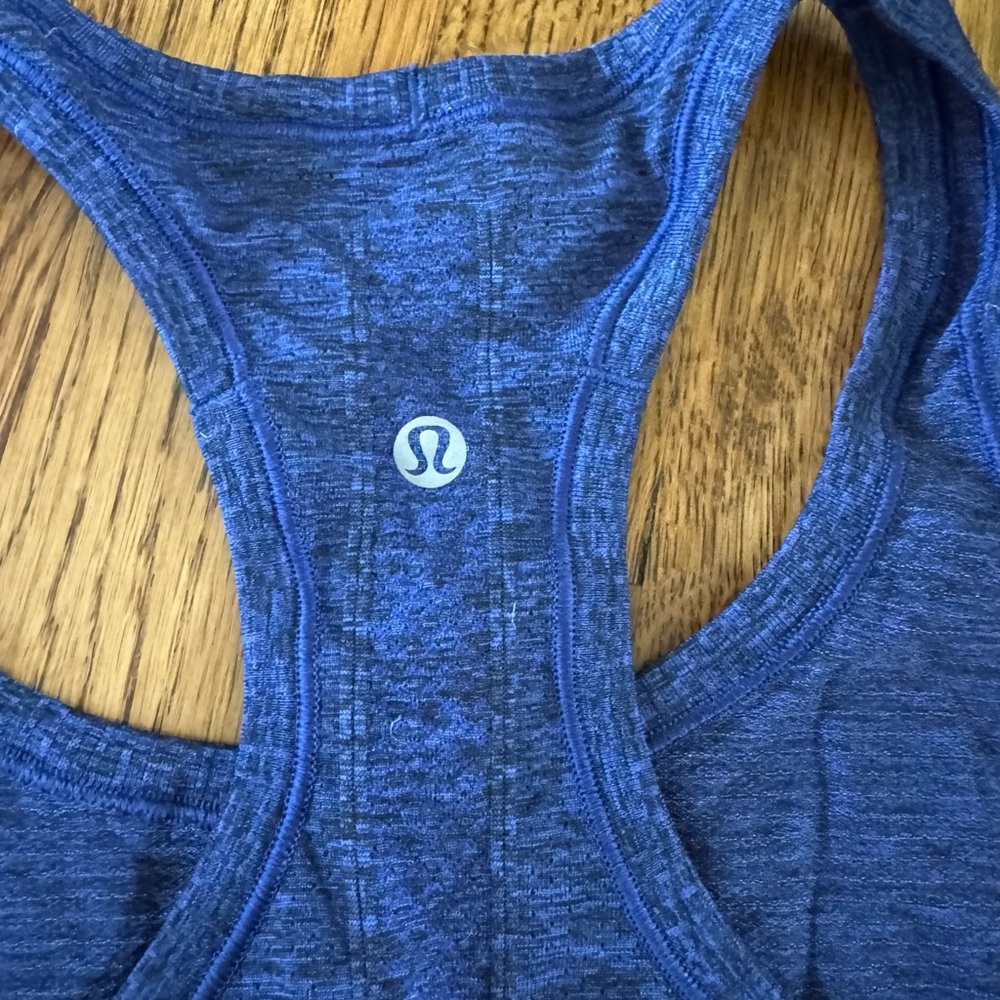 Lululemon Women’s Blue Racerback Size 8 - Picture 5 of 6